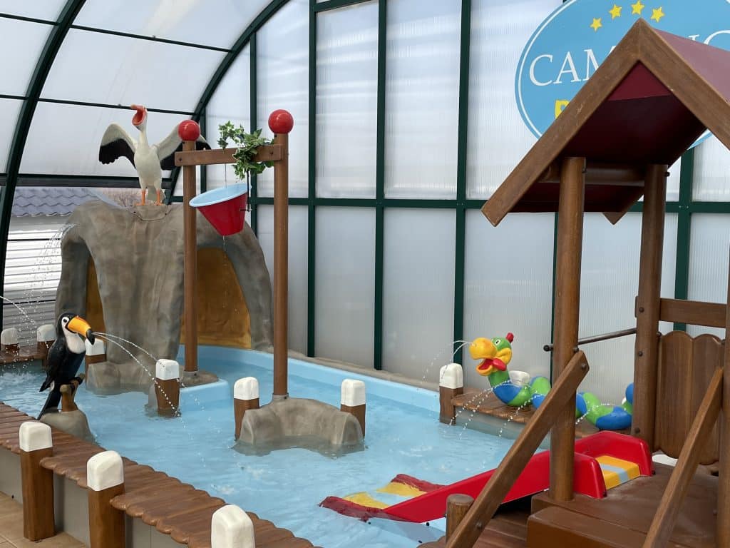 espace aquatique pour enfants l'aiguillon sur mer
